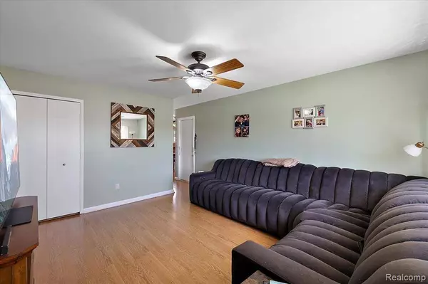 47445 LIZABETH Drive, Chesterfield Twp, MI 48047