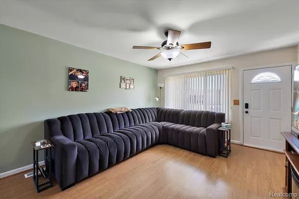 47445 LIZABETH Drive, Chesterfield Twp, MI 48047