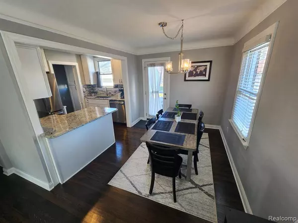 4711 ROBINWOOD Avenue, Royal Oak, MI 48073