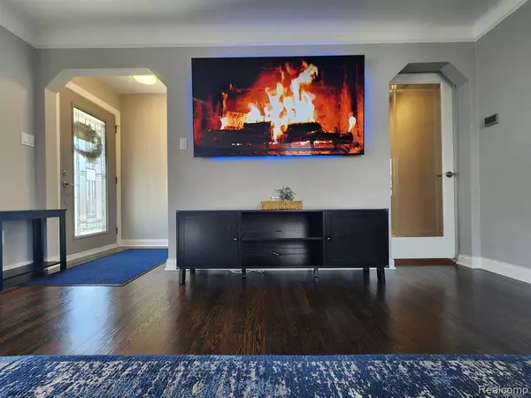 4711 ROBINWOOD Avenue, Royal Oak, MI 48073