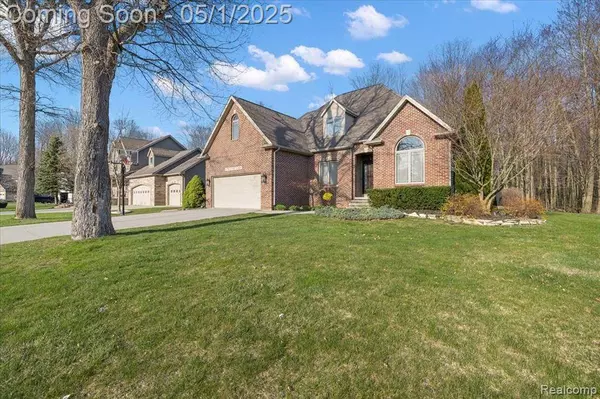 2756 E LAKE Drive, Kimball Twp, MI 48074