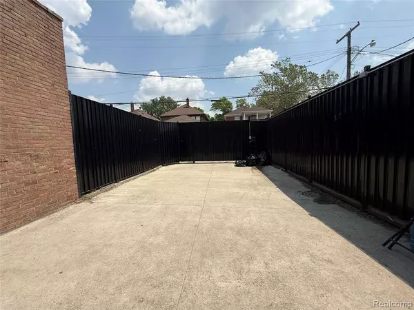 16166 Meyers Road, Detroit, MI 48235