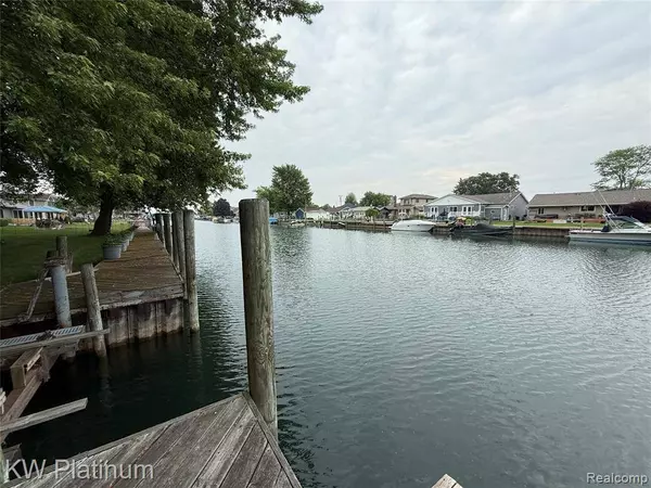 7275 Bluebill Street, Algonac, MI 48001