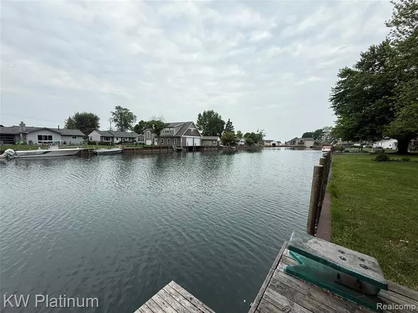 7275 Bluebill Street, Algonac, MI 48001