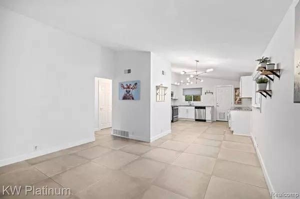 23377 Melville Avenue, Hazel Park, MI 48030