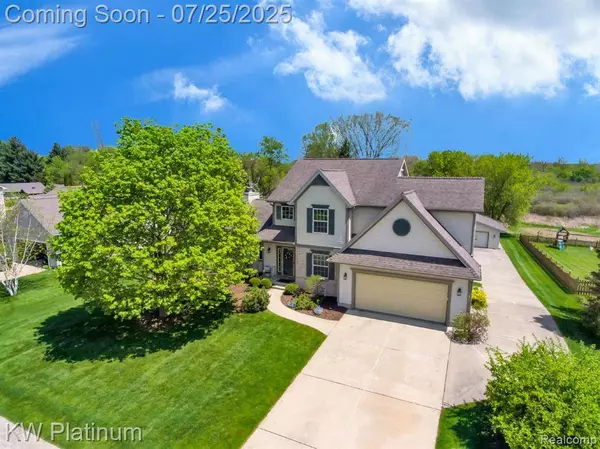 2410 Renfrew Way, Lansing, MI 48911