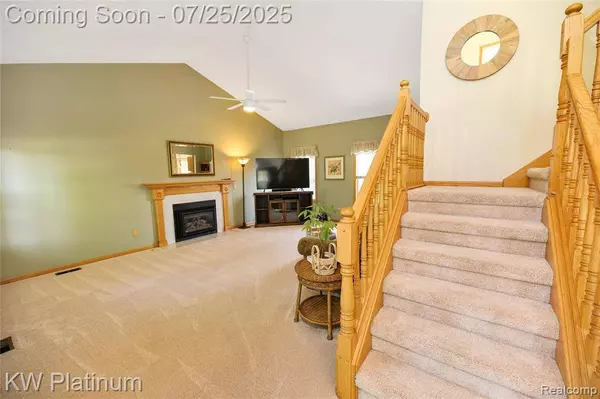 2410 Renfrew Way, Lansing, MI 48911