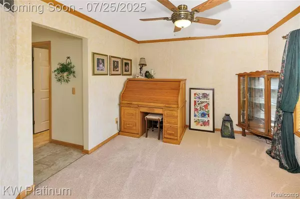 2410 Renfrew Way, Lansing, MI 48911