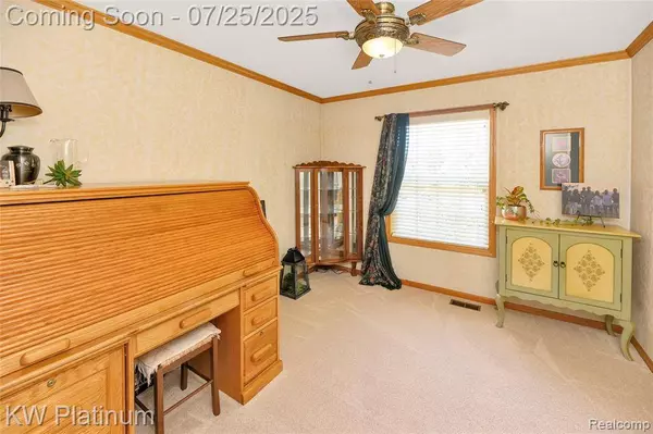 2410 Renfrew Way, Lansing, MI 48911