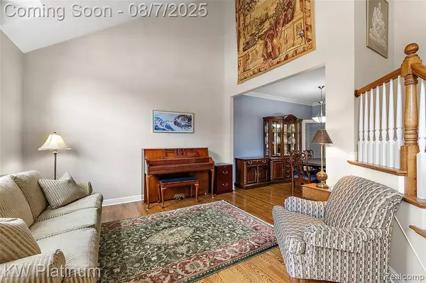 691 Lake Ridge Road, Rochester Hills, MI 48307