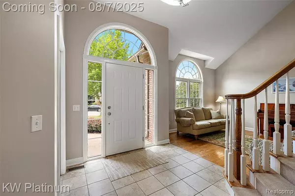 691 Lake Ridge Road, Rochester Hills, MI 48307