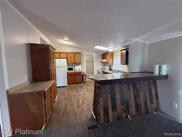 43585 Cardinal, Clinton Twp, MI 48036