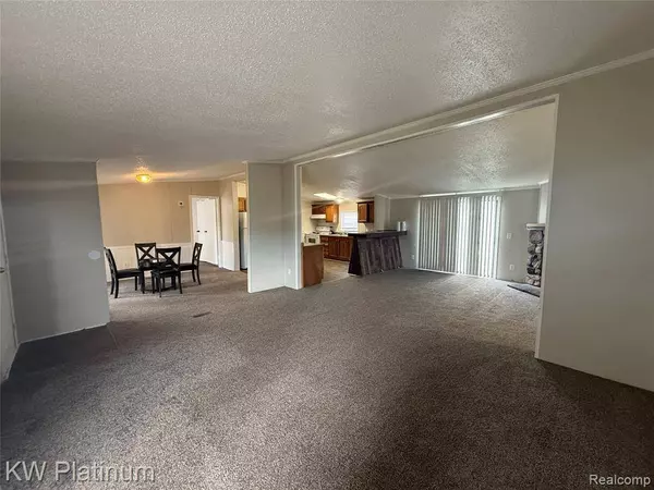 43585 Cardinal, Clinton Twp, MI 48036