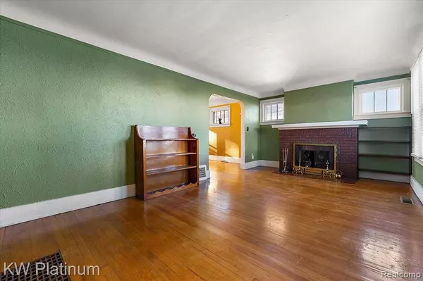 21067 Albany Avenue, Warren, MI 48091