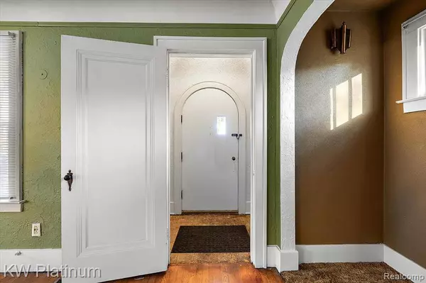 21067 Albany Avenue, Warren, MI 48091