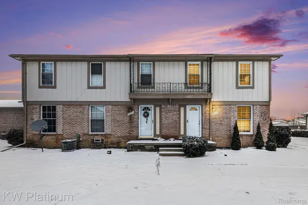 35213 Taffy DR, Sterling Heights, MI 48312