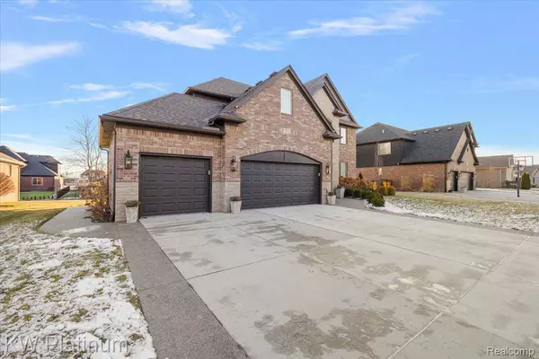 35910 Glenville DR, New Baltimore, MI 48047