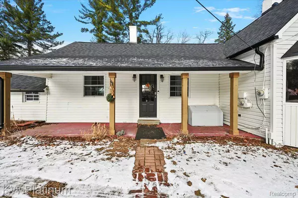 8658 Marsh RD, Clay, MI 48001