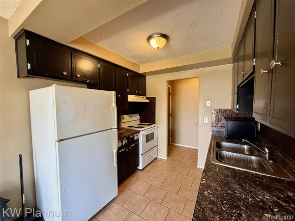 8214 24 Mile RD, Shelby Charter Township, MI 48316