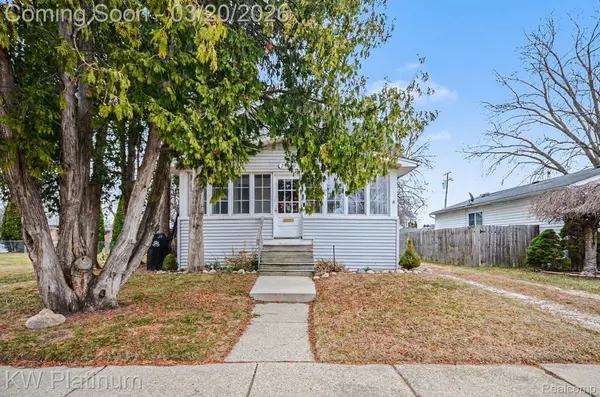 25886 Hoffmeyer ST, Roseville, MI 48066