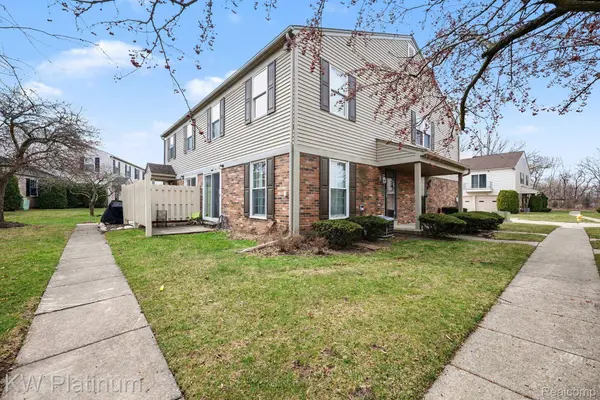 44566 N Bunker Hill DR #100, Clinton Charter Township, MI 48038