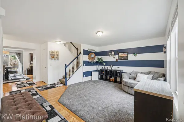 58612 Virginia CIR, New Haven Village, MI 48048