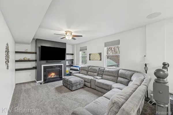 58612 Virginia CIR, New Haven Village, MI 48048