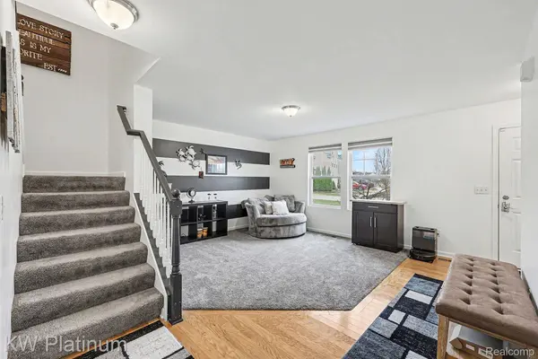 58612 Virginia CIR, New Haven Village, MI 48048