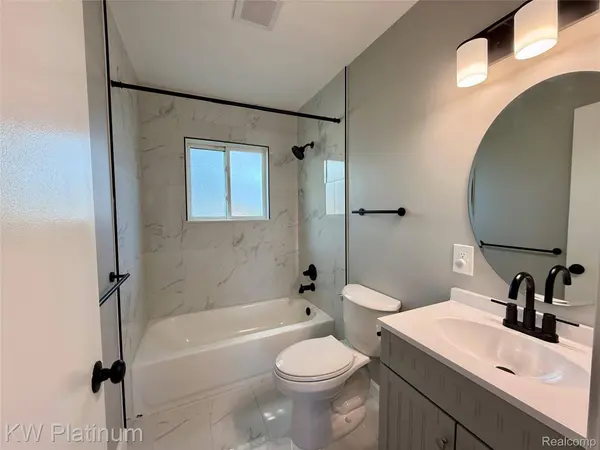 25530 Marilyn AVE, Warren, MI 48089
