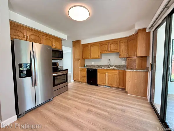 25530 Marilyn AVE, Warren, MI 48089