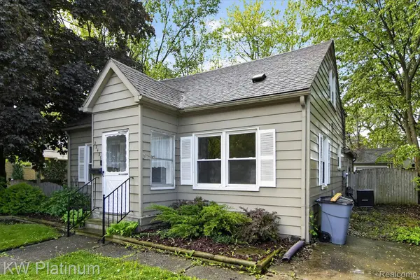 22436 Doremus ST, St. Clair Shores, MI 48080