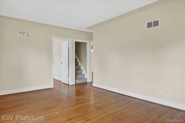 22436 Doremus ST, St. Clair Shores, MI 48080