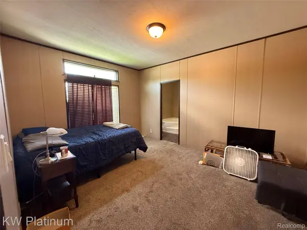 29927 Guilford CIR, Chesterfield Township, MI 48051