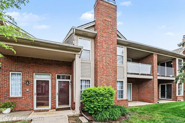 16531 Covington DR, Clinton Charter Township, MI 48038