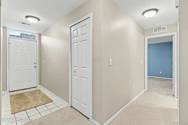 16531 Covington DR, Clinton Charter Township, MI 48038