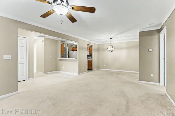 16531 Covington DR, Clinton Charter Township, MI 48038