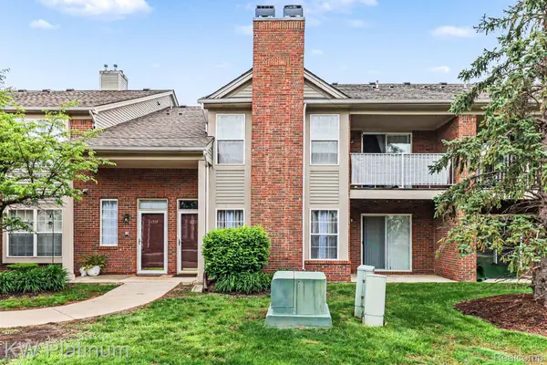 16531 Covington DR, Clinton Charter Township, MI 48038