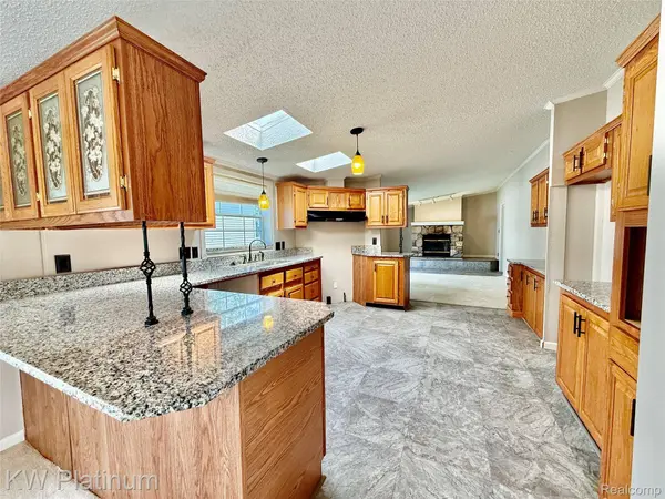 1201 Orchard LN, Columbus Township, MI 48063