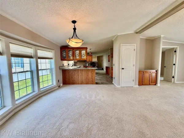 1201 Orchard LN, Columbus Township, MI 48063