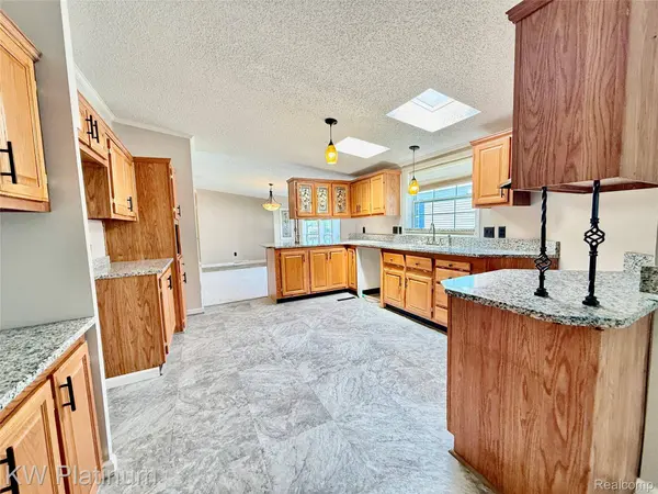 1201 Orchard LN, Columbus Township, MI 48063