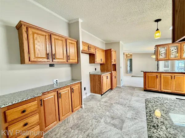 1201 Orchard LN, Columbus Township, MI 48063