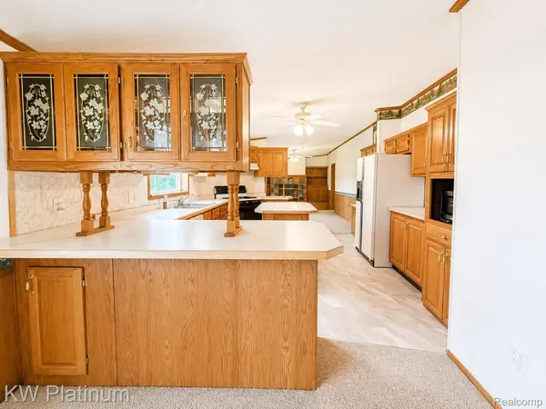 1225 Orchard LN, Columbus Township, MI 48063