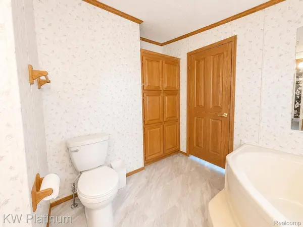 1225 Orchard LN, Columbus Township, MI 48063