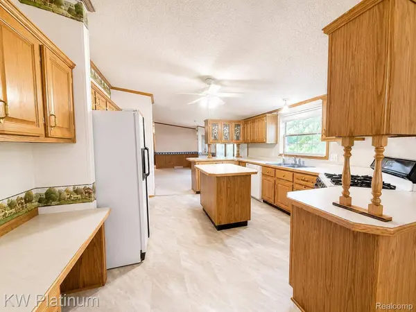 1225 Orchard LN, Columbus Township, MI 48063