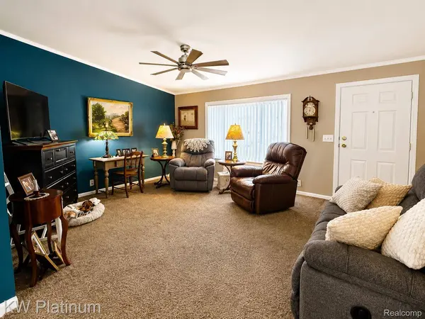 2734 Sandbar CT, Lapeer Township, MI 48446