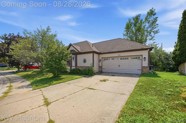 46439 Greenbriar DR, Chesterfield Township, MI 48051