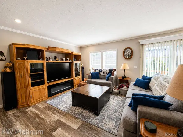 50136 Wedgewood CT N, Shelby Charter Township, MI 48315