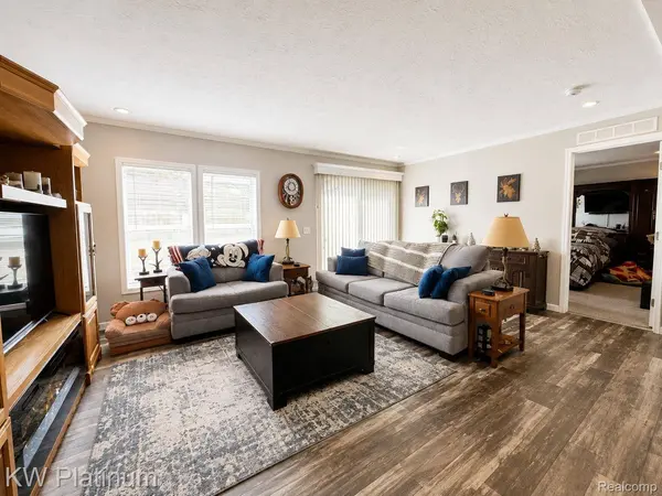 50136 Wedgewood CT N, Shelby Charter Township, MI 48315
