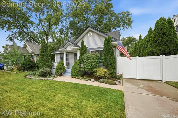 116 S Custer AVE, Clawson, MI 48017