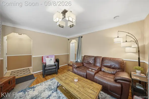 116 S Custer AVE, Clawson, MI 48017